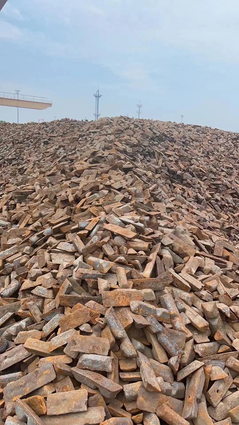 煉鋼生鐵1000噸特惠供應(yīng) — 抖音平臺(tái)獨(dú)家放送